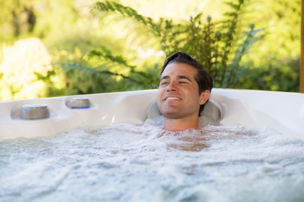 What Is Hot Tub Hydrotherapy? Learn The Health BenefitsImage