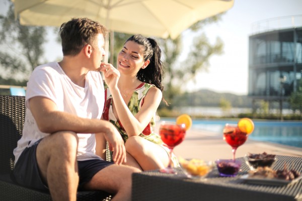 Planning the Perfect Poolside Date Night