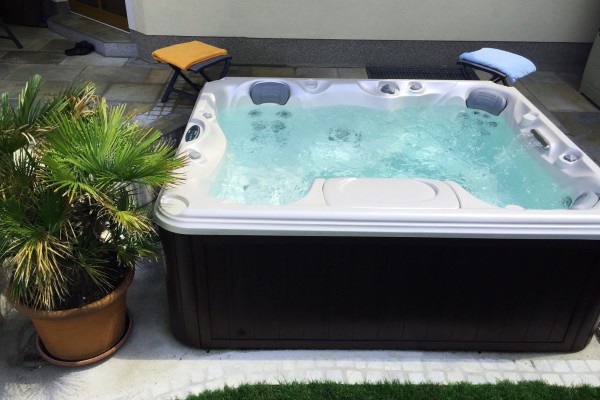 Buying Your First Hot Tub – The Complete Guide