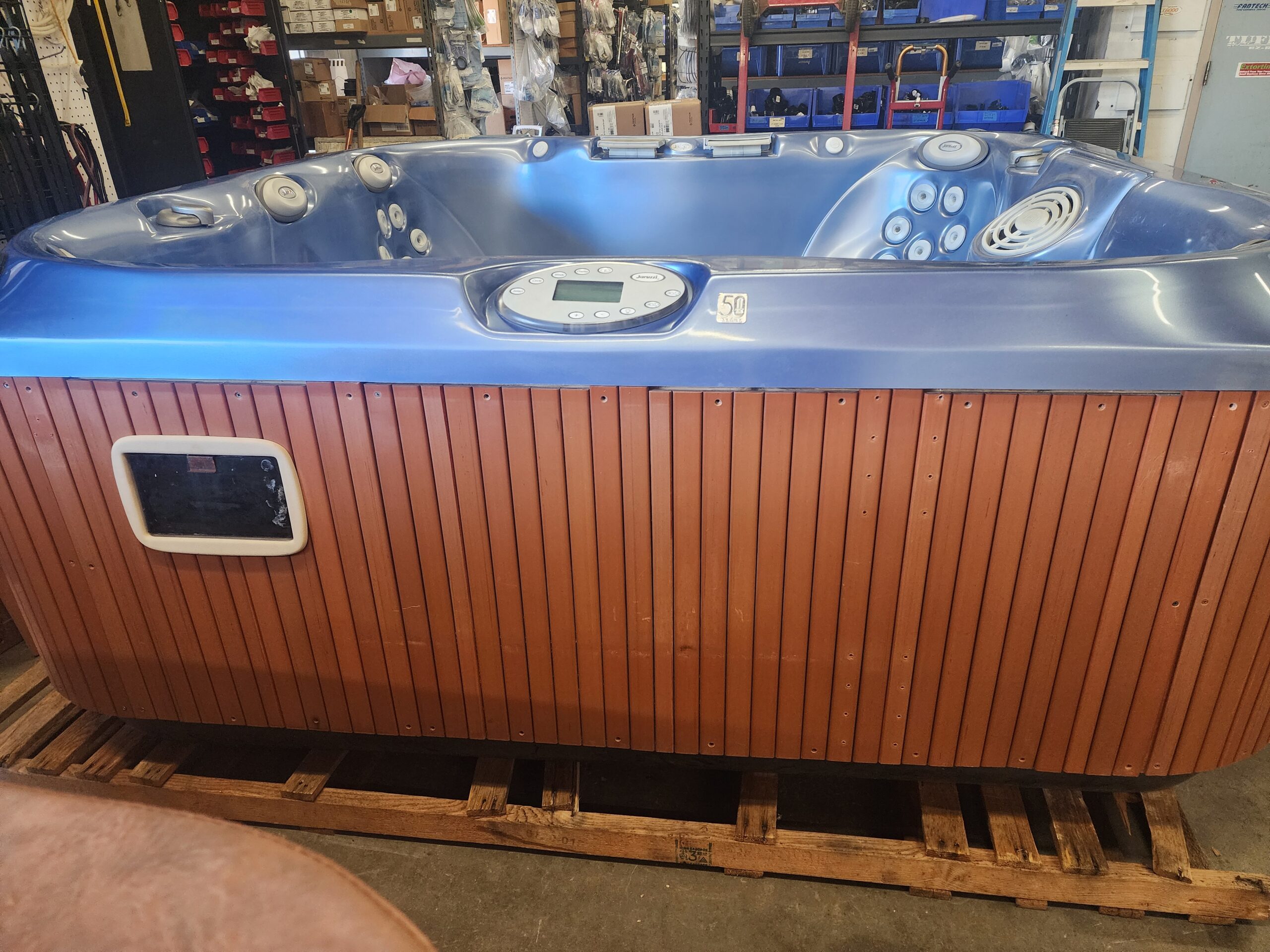 2006 Jacuzzi J-385 With Stereo